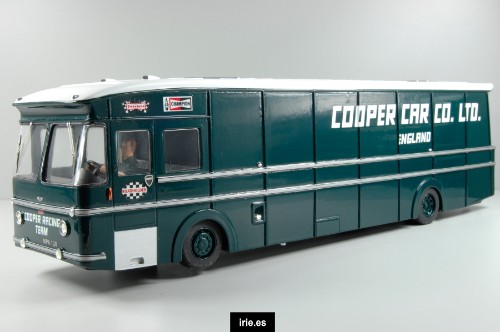 Camión De Transporte Del Equipo Cooper