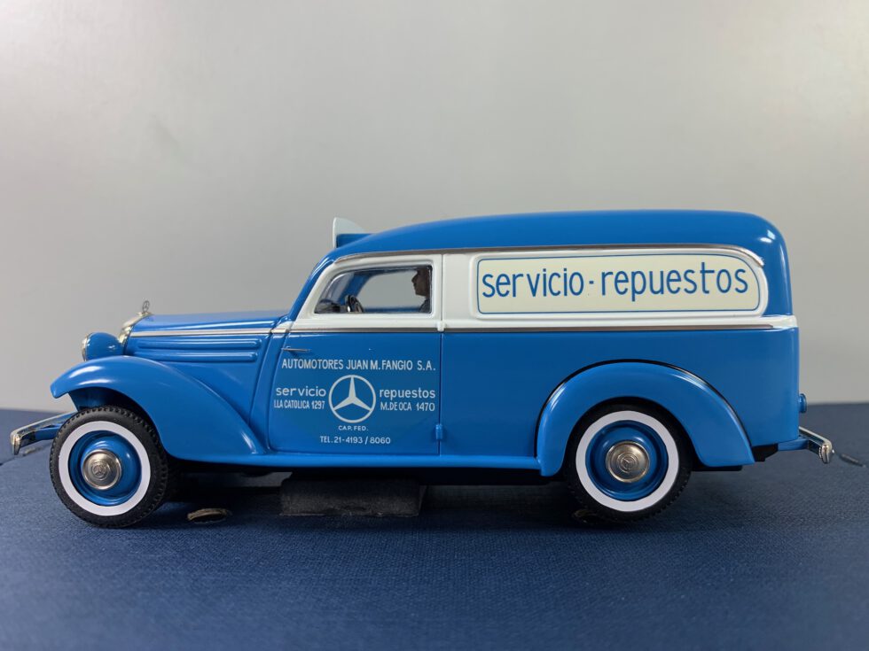 MERCEDES BENZ AJ-01 de SLOT CLASSIC de lado 1
