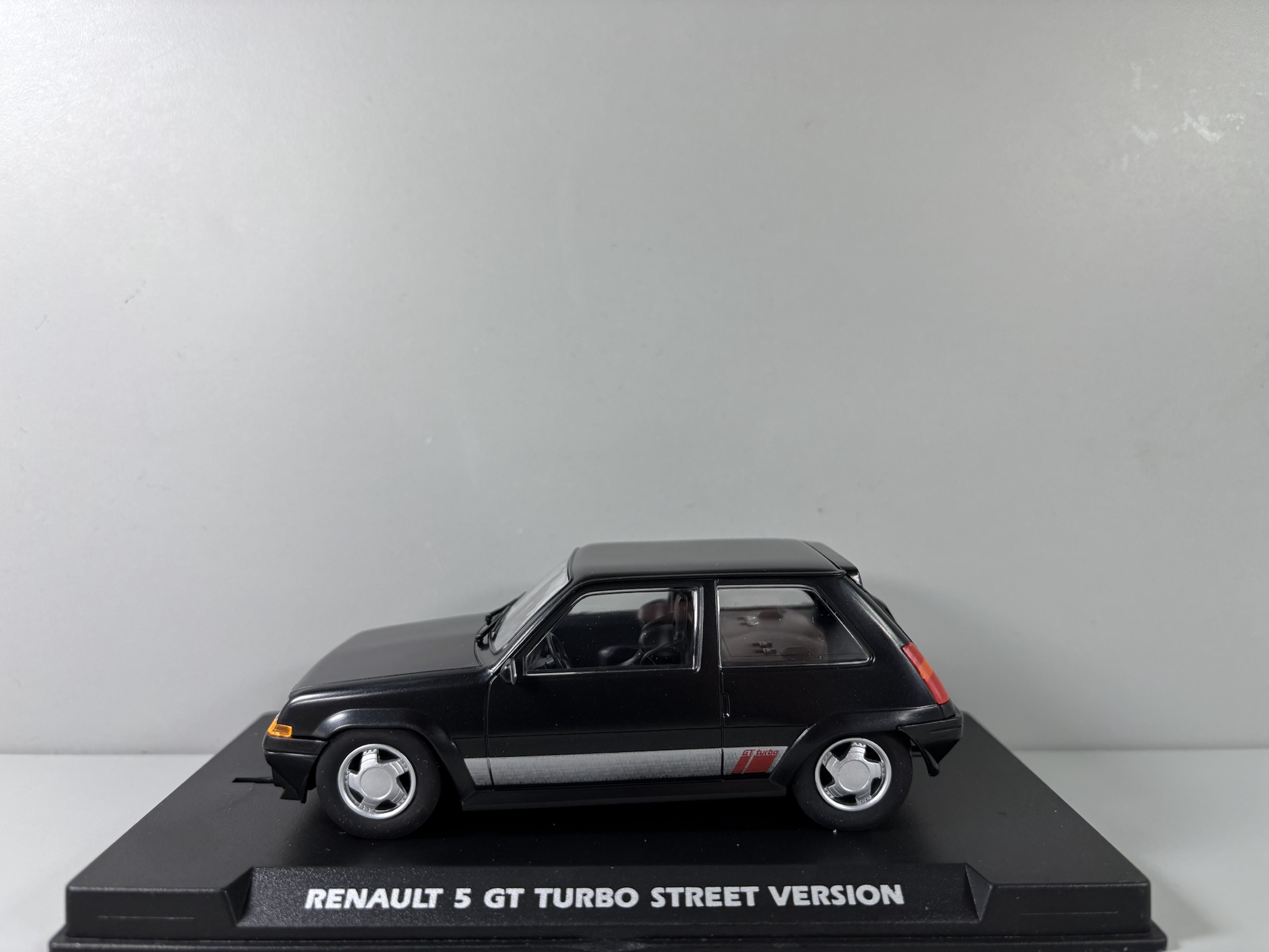 RENAULT 5 SV NEGRO 6 Edición Especial Limitada Renault 5<br />
Campeón España Rallyes De Tierra 1985<br />
Ref: E2035